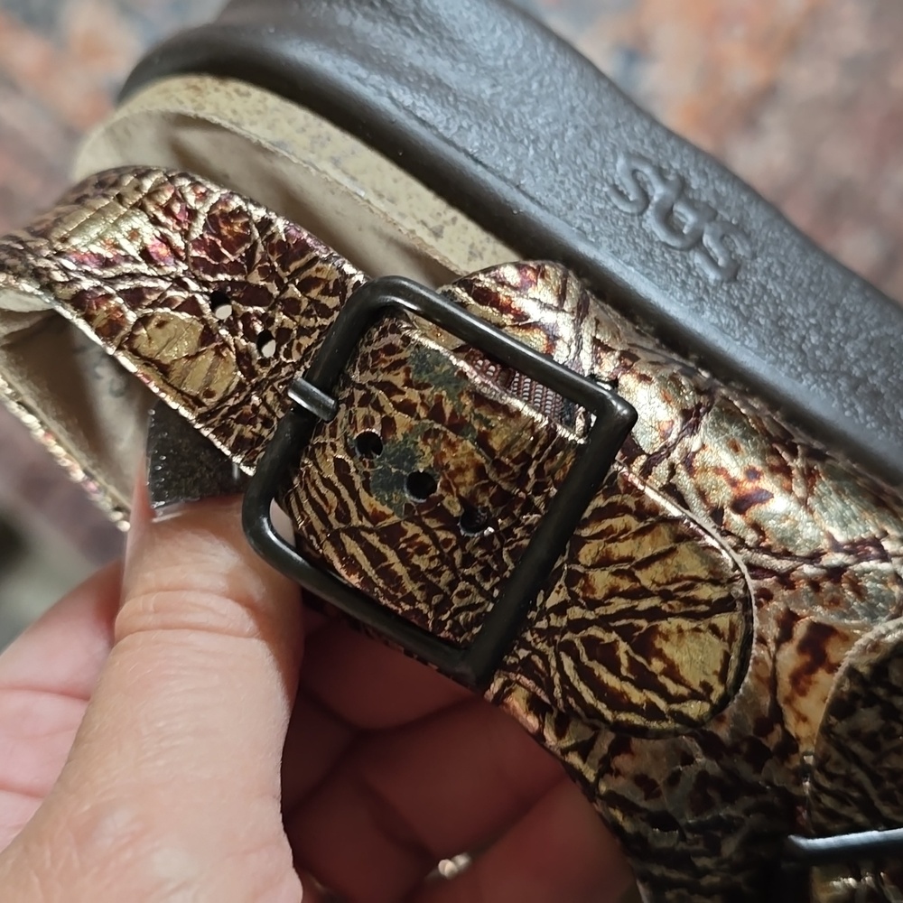 SAS Relaxed Walking Gold Bronze Double Strap & Buckle Tripad Sandals Size 8 - Picture 9 of 11
